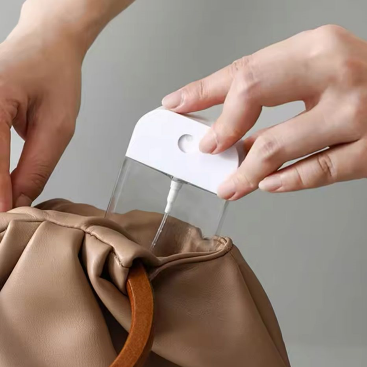 Refillable Pocket spray bottle